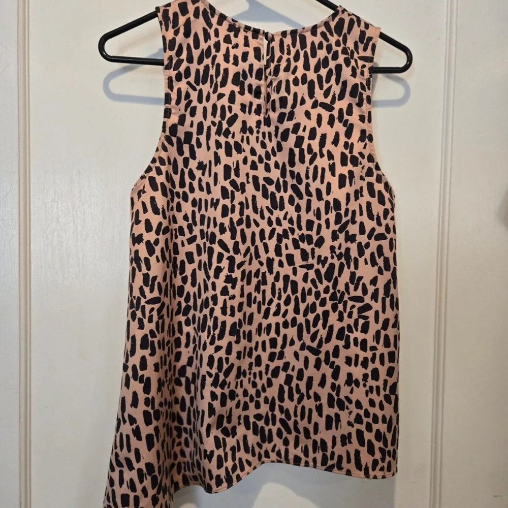 Anthropologie Asymmetrical Sleeveless Animal Print Blouse - Size Medium - Picture 2 of 7